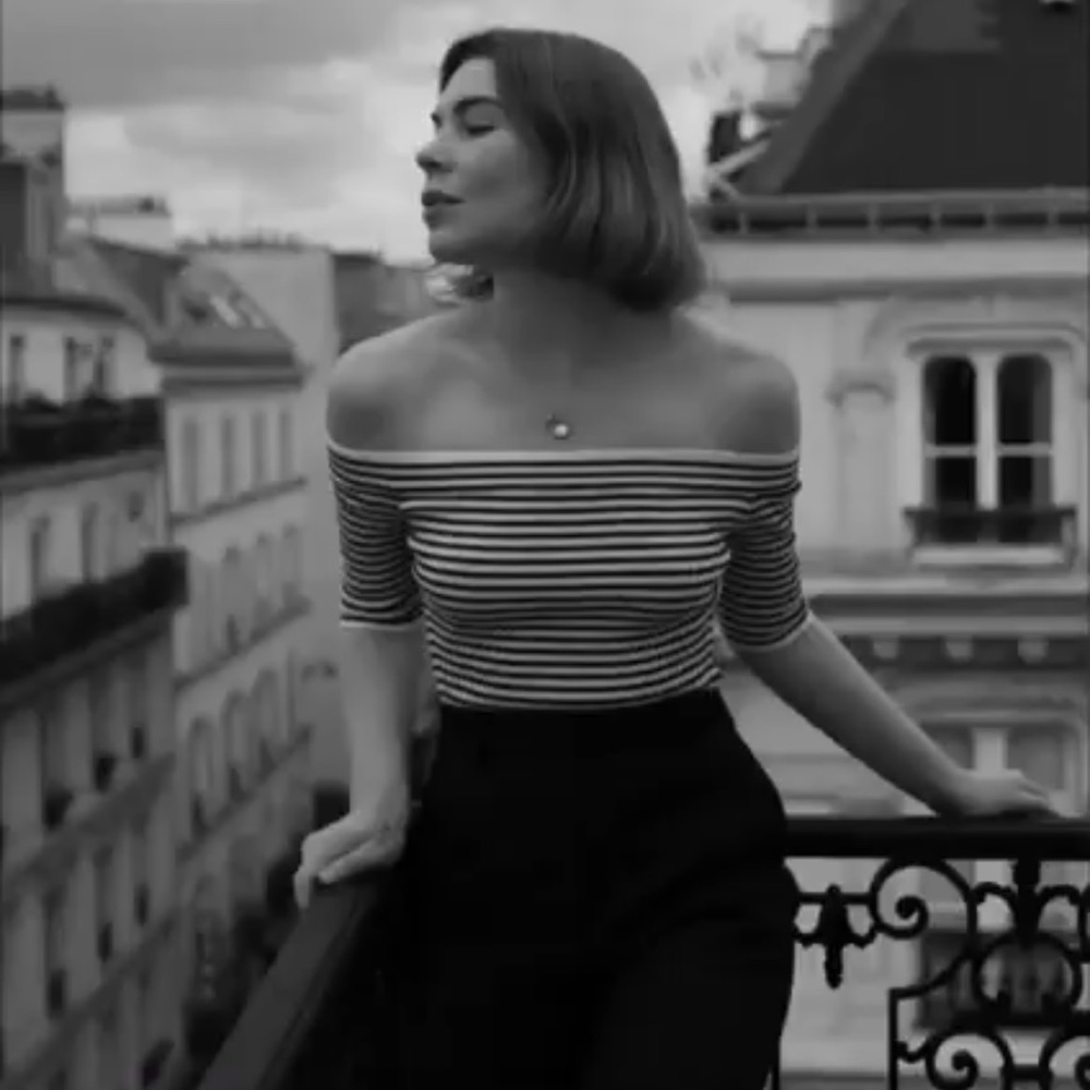 Striped Off-Shoulder Crop Top - Picture 6 of 6